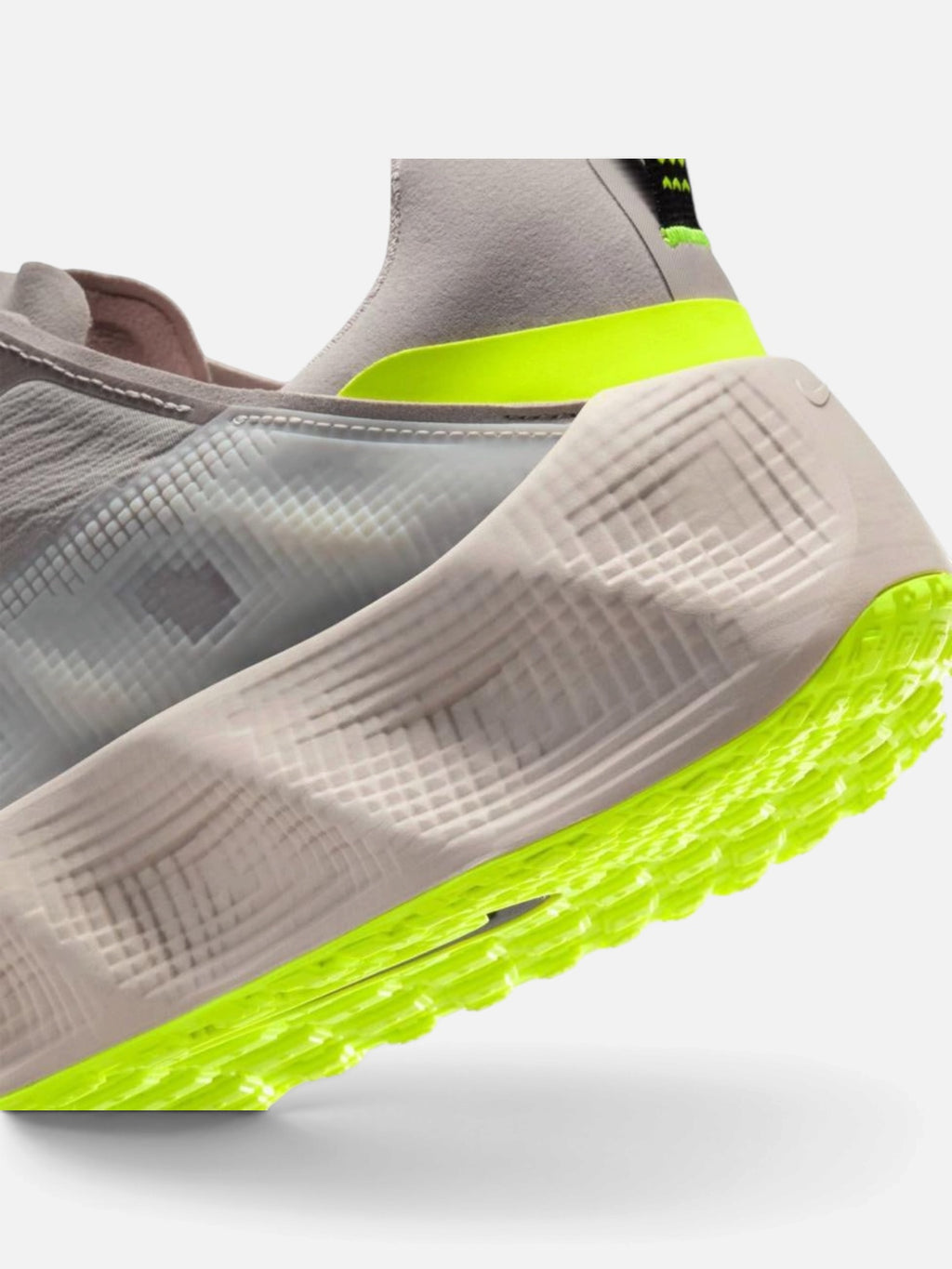 Чоловічі кросівки Nike Ava Rover Grey/Volt DX4215-207