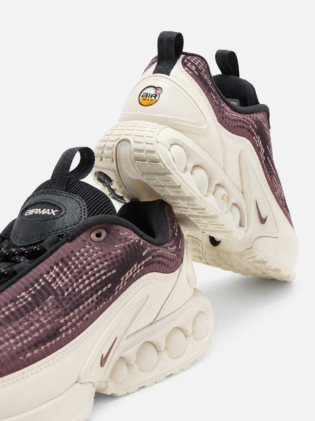 Кросівки унісекс Nike Air Max Dn Violet/Beige HQ0912-200