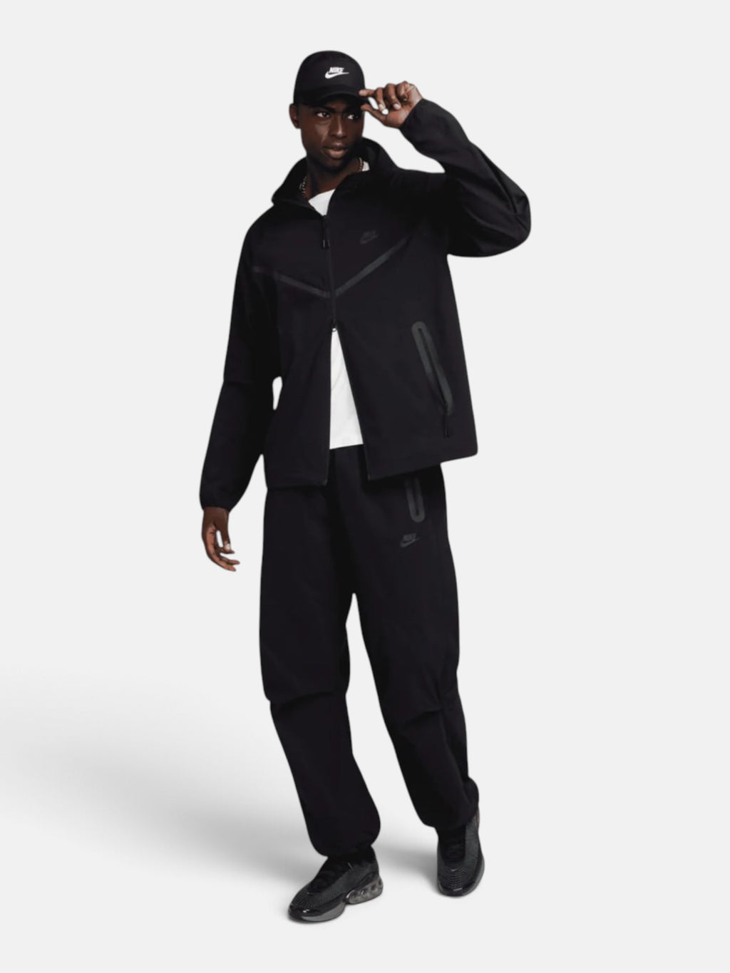 Спортивний костюм чоловічий Nike Tech Woven Black HM7151-010/HM7158-010