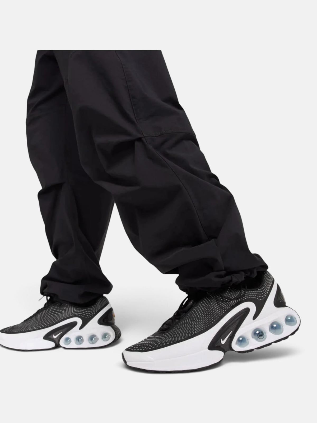 Спортивний костюм чоловічий Nike Tech Woven Black HM7151-010/HM7158-010