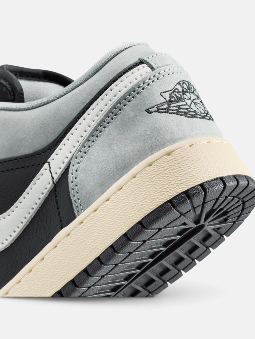 Кросівки дитячі Air Jordan 1 Low SE Light Smoke Grey/Black HQ2021-012