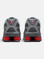 Кросівки чоловічі Nike Shox Ride 2 Smoke Grey/University Red/Iron Grey/Metallic Silver IM5999-084