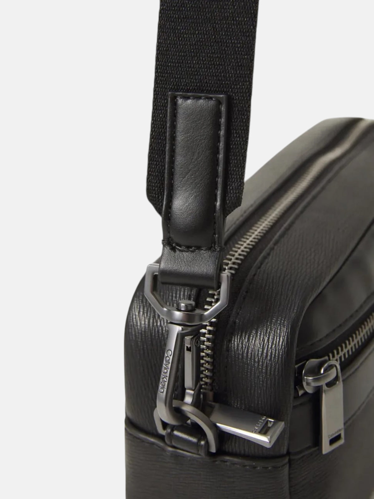 Сумка чоловіча Calvin Klein Zip Camera Bag Crossbody Black LV04D3262G