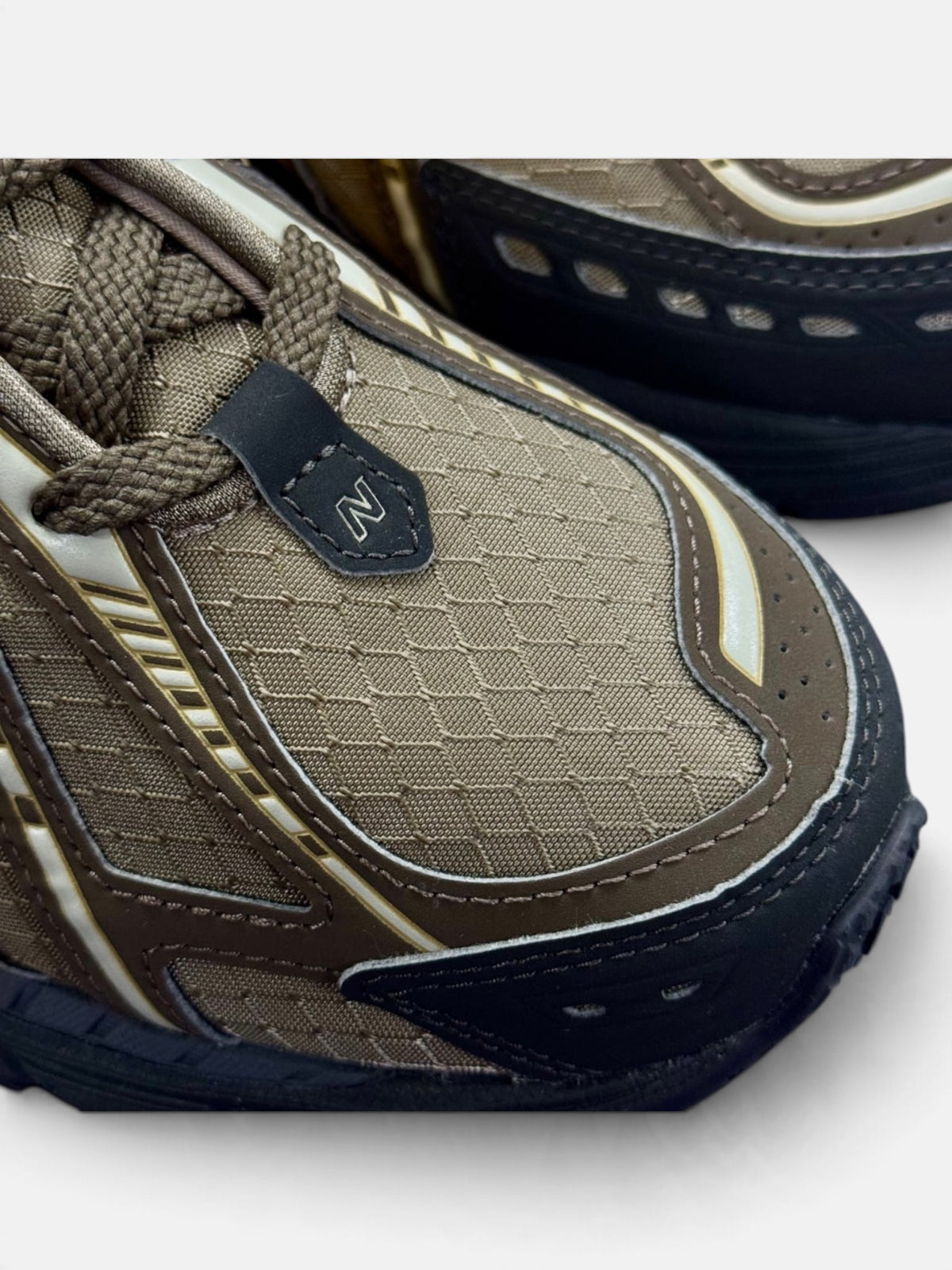 Кросівки унісекс New Balance 1906R Cordura Brown/Black U1906RFW