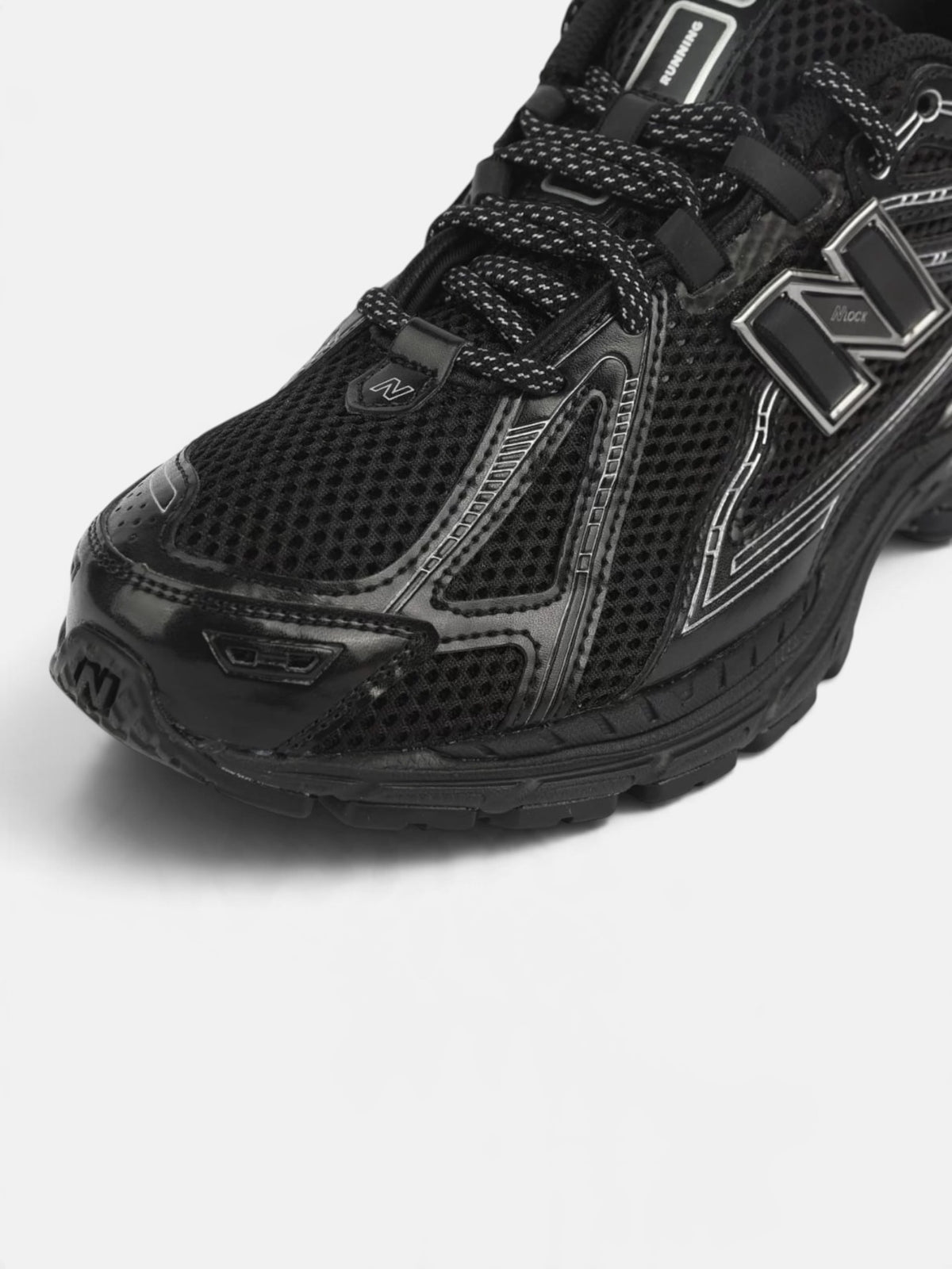 Кросівки унісекс New Balance 1906R Black/Black U1906ROS