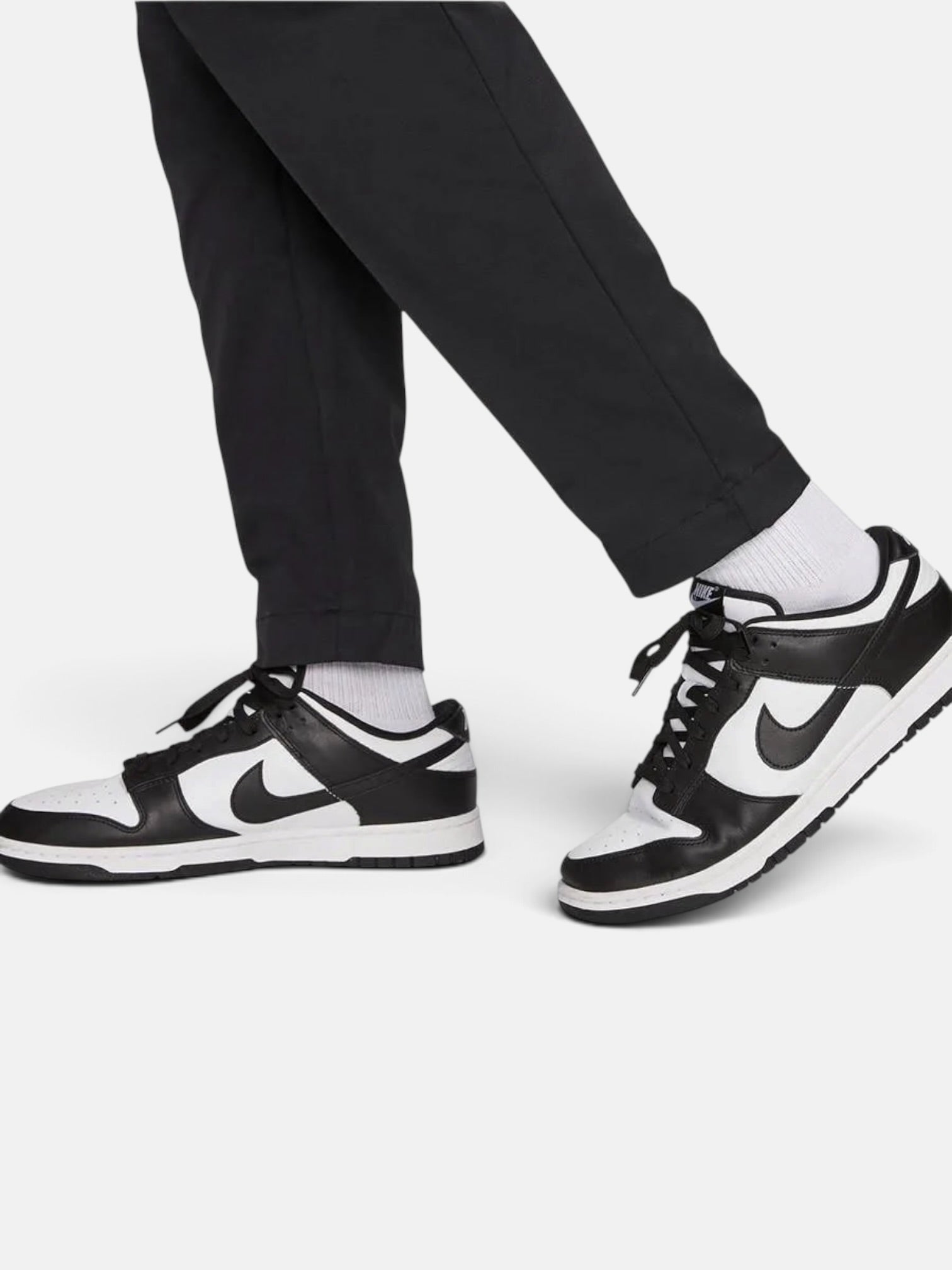 Штани чоловічі Nike Club Woven Tapered Leg Pant "Black" DX0623-010