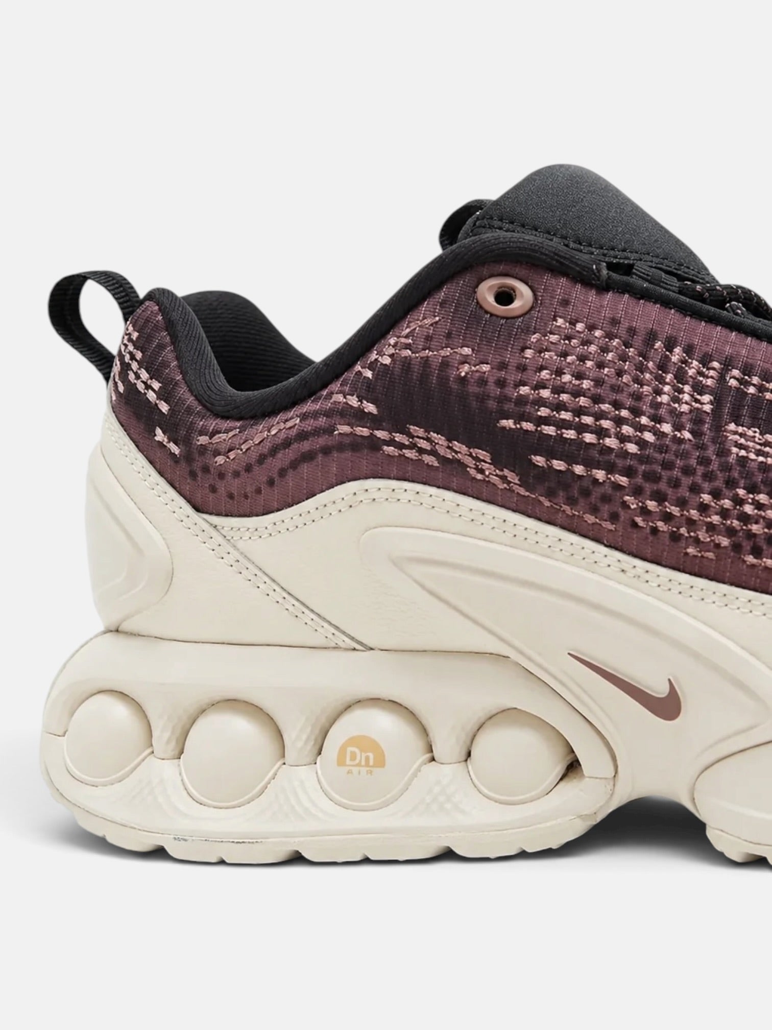Кросівки унісекс Nike Air Max Dn Violet/Beige HQ0912-200
