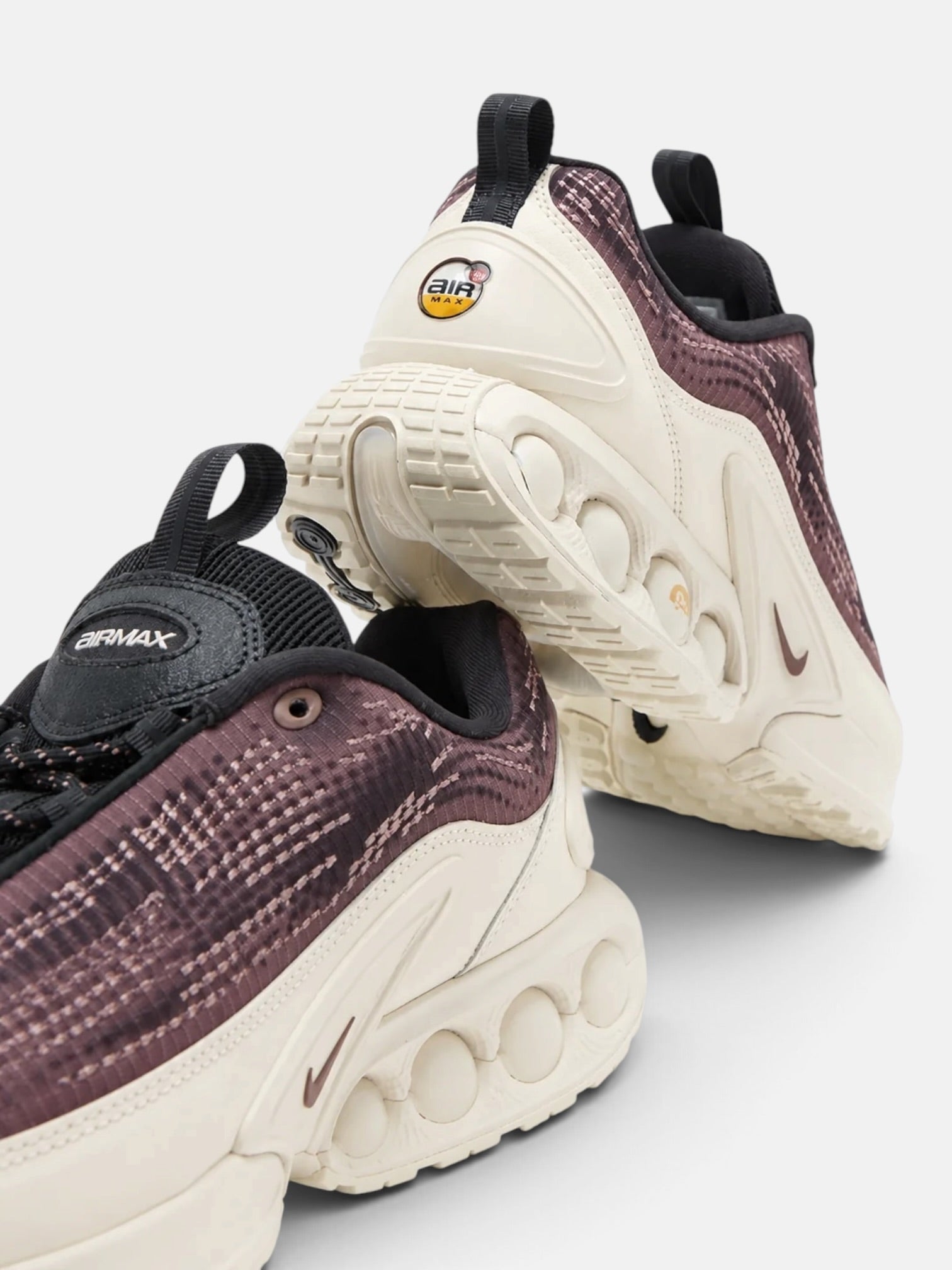 Кросівки унісекс Nike Air Max Dn Violet/Beige HQ0912-200