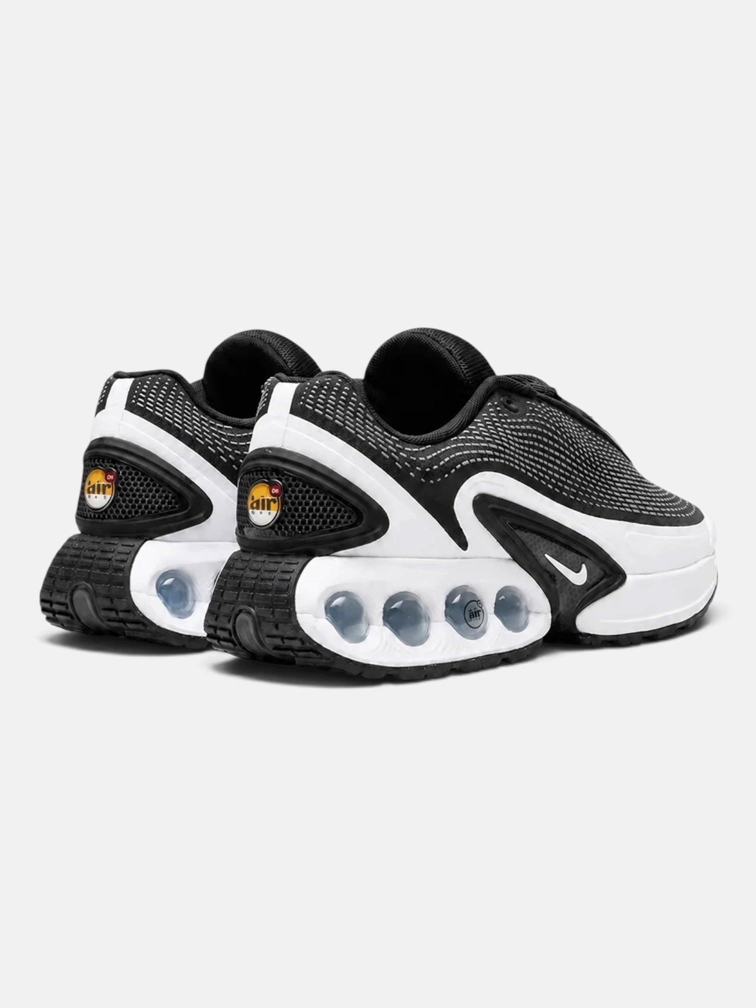 Кросівки чоловічі Nike Air Max Dn Black-White DV3337-003