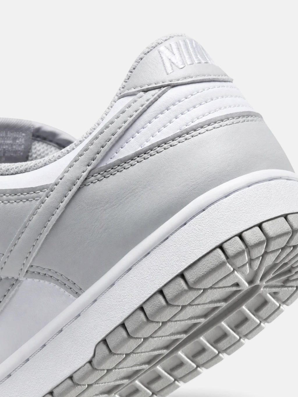 Кросівки чоловічі Nike Dunk Low Retro Grey HF5441-015