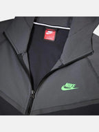Вітровка чоловіча Nike Tech Windrunner Woven "Black" HM7151-013