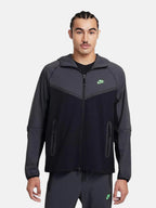 Вітровка чоловіча Nike Tech Windrunner Woven "Black" HM7151-013