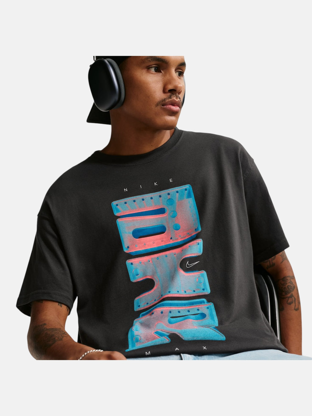 Чоловіча футболка Nike Sportswear Graphic Off Noir IH1155-045