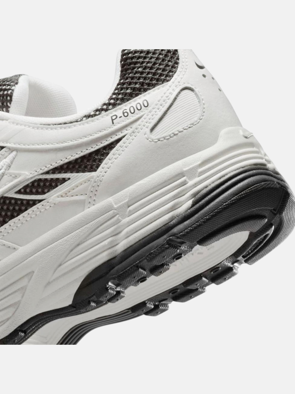 Чоловічі кросівки Nike P-6000 Sail / Medium Ash IO8711-101