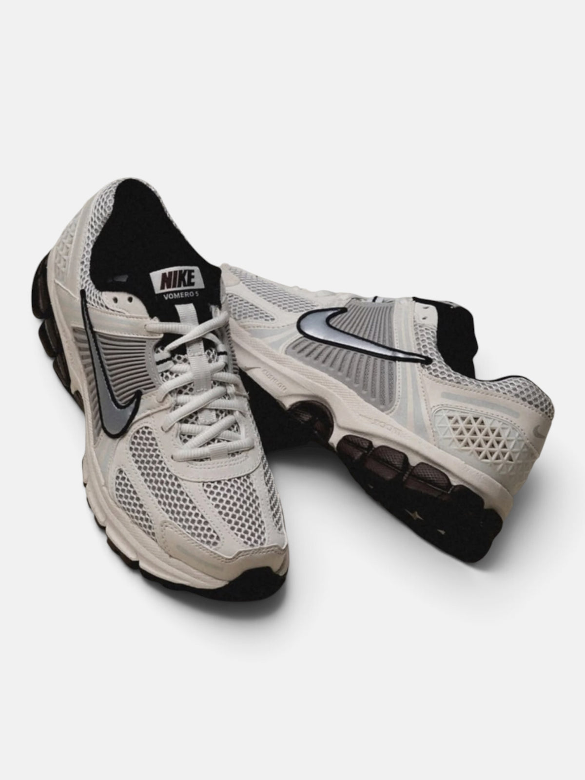 Жіночі кросівки Nike Zoom Vomero 5 Phantom / Metallic Platinum FJ2028-001