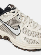 Жіночі кросівки Nike Zoom Vomero 5 Phantom / Metallic Platinum FJ2028-001
