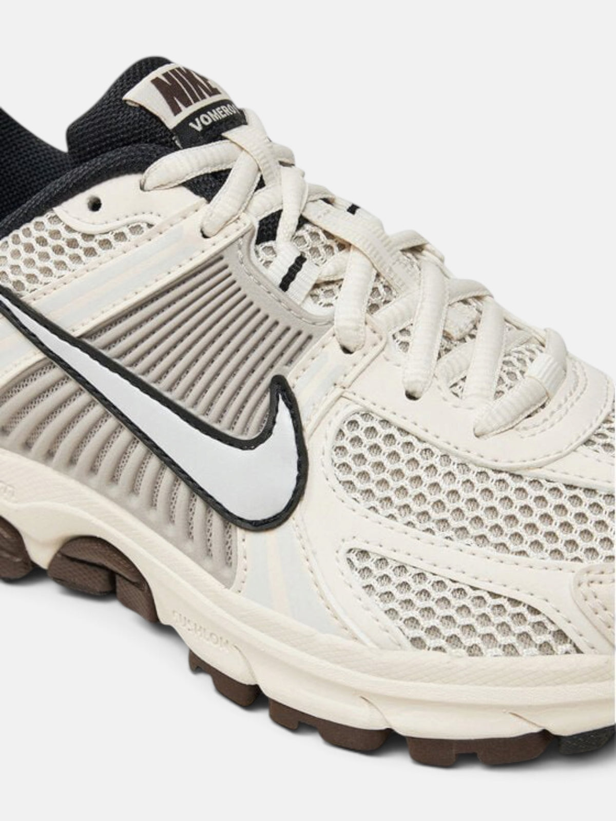 Жіночі кросівки Nike Zoom Vomero 5 Phantom / Metallic Platinum FJ2028-001