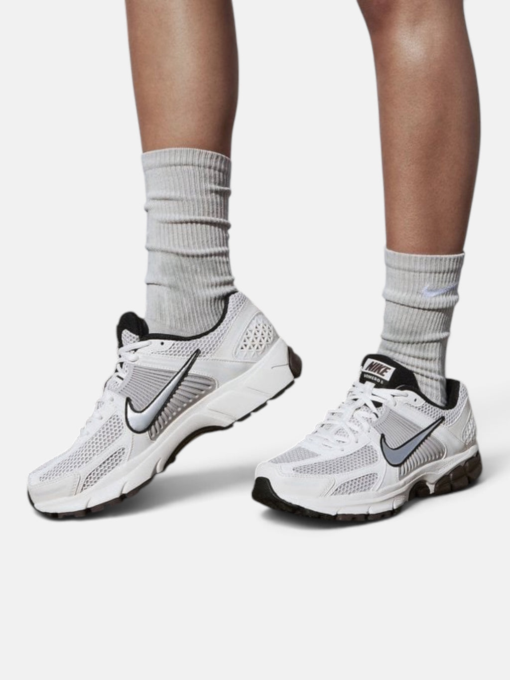 Жіночі кросівки Nike Zoom Vomero 5 Phantom / Metallic Platinum FJ2028-001