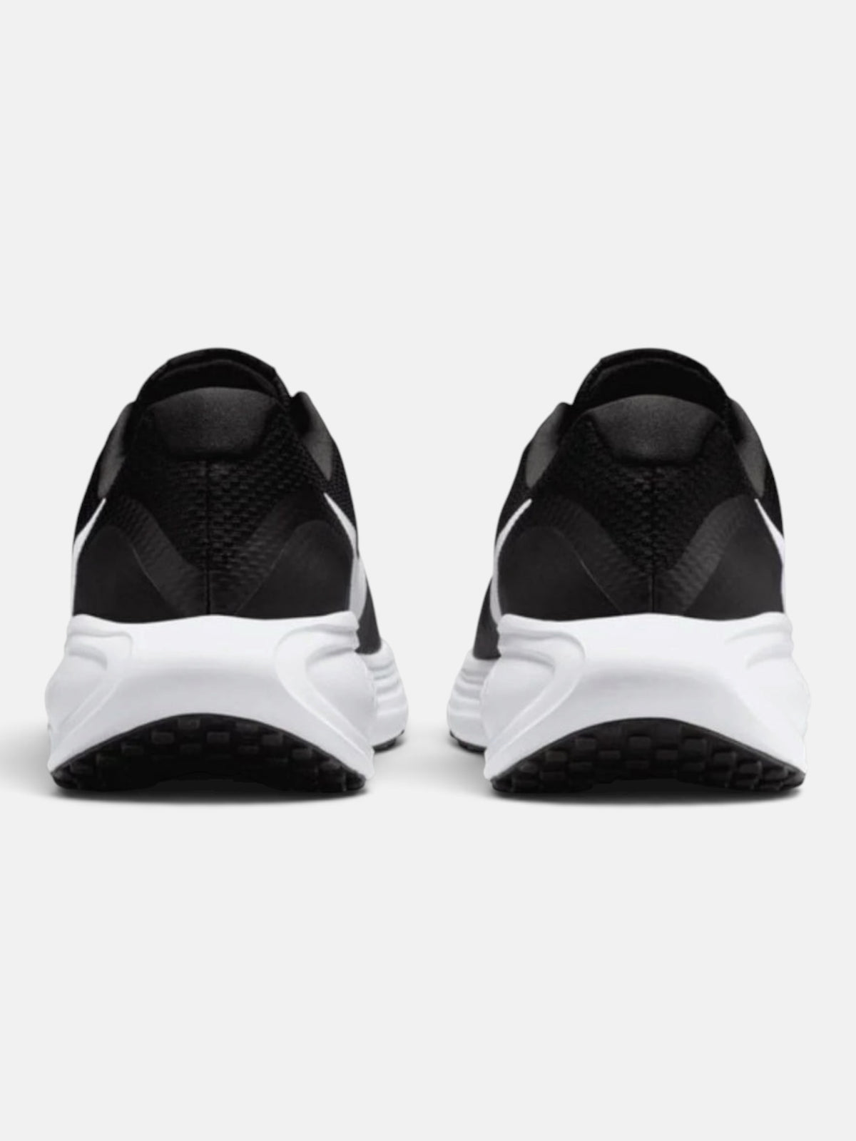 Чоловічі кросівки Nike Revolution 8 Black / White HJ9198-003