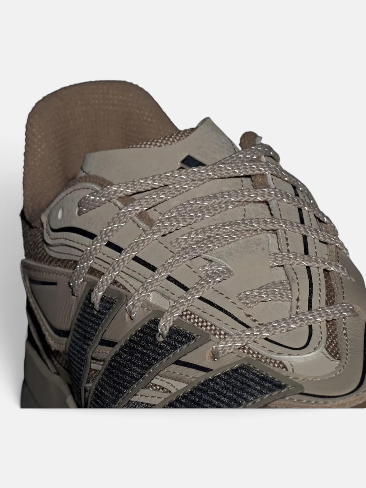 Чоловічі кросівки Adidas Lightblaze Beige JP7774