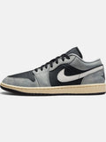 Чоловічі кросівки Air Jordan 1 Low SE Grey / Black HQ2010-012
