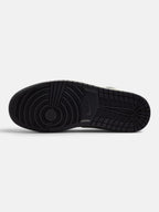 Чоловічі кросівки Air Jordan 1 Low SE Grey / Black HQ2010-012