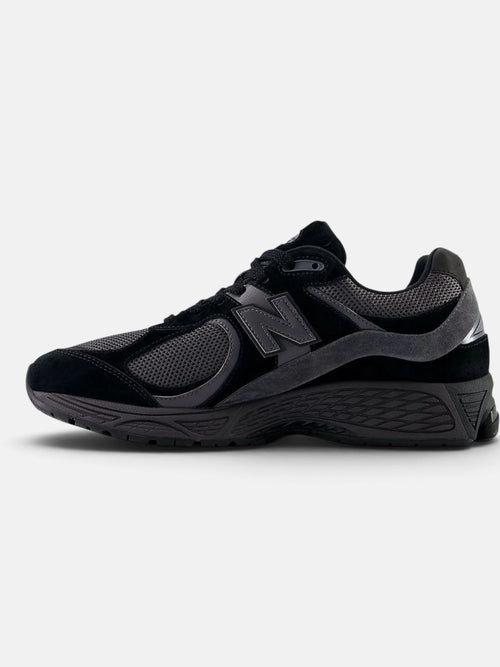 Чоловічі кросівки New Balance 2002R Black / Grey M2002RBL