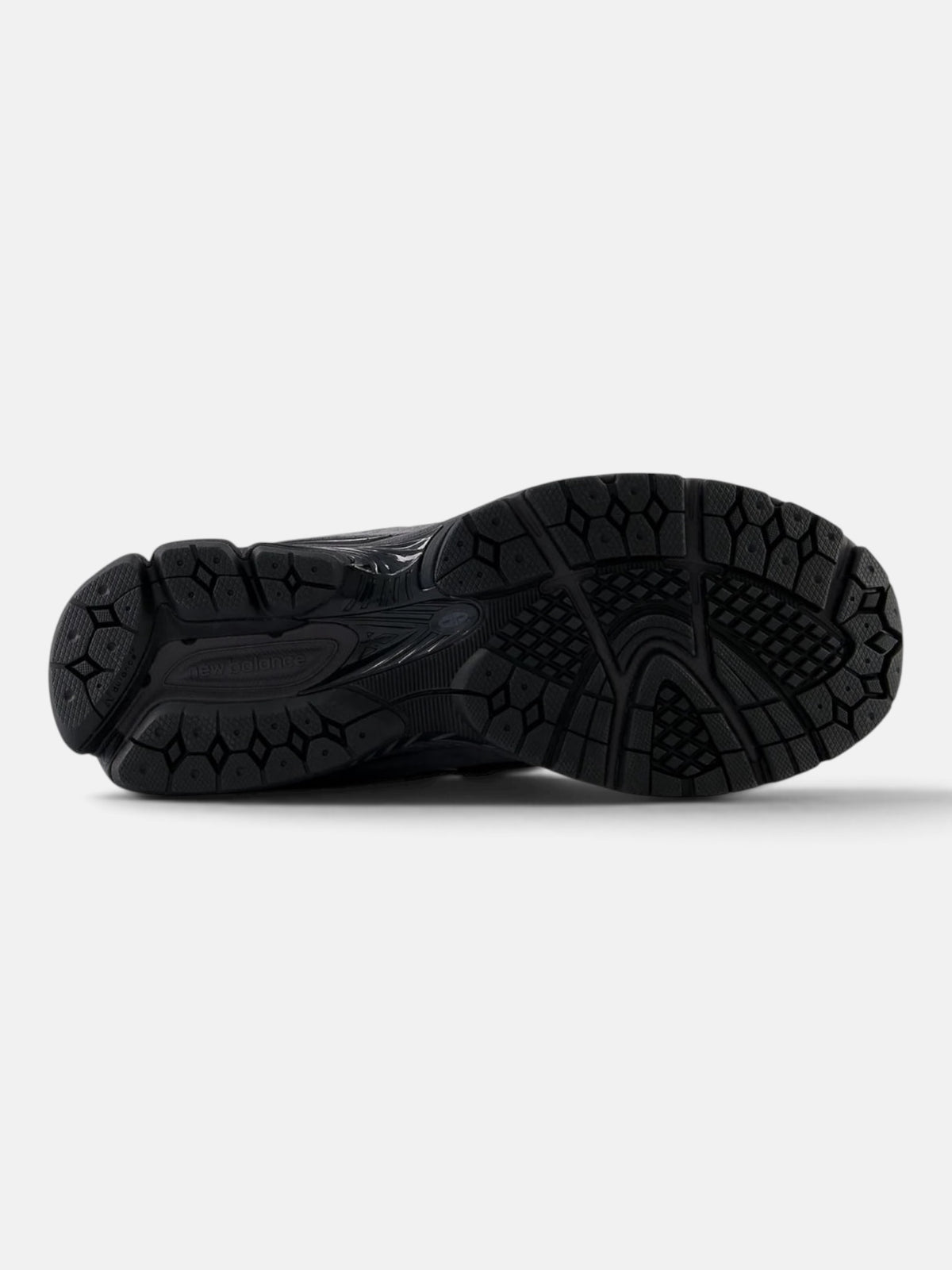 Чоловічі кросівки New Balance 2002R Black / Grey M2002RBL