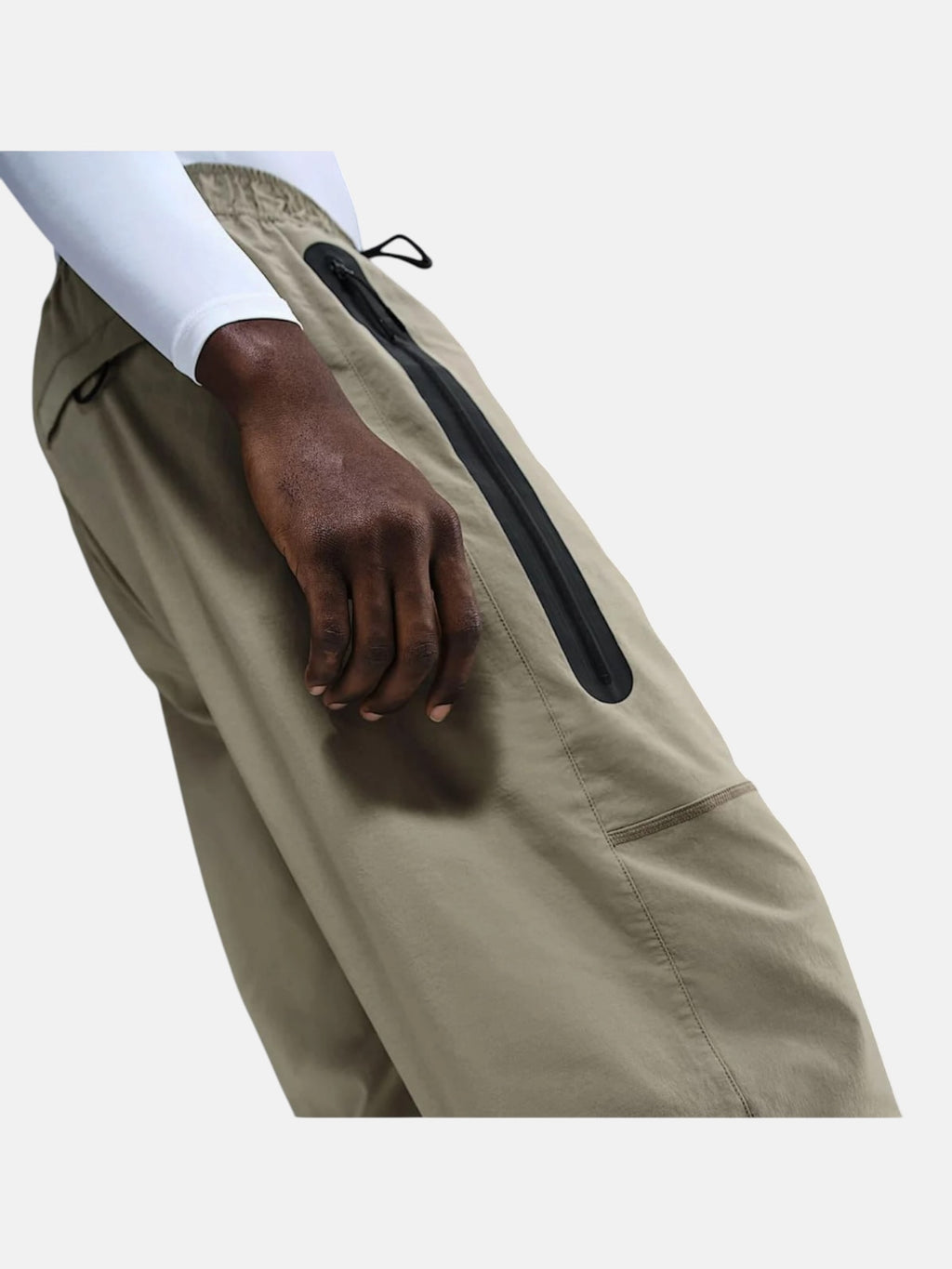 Чоловічі штани Nike Tech Woven Pants Olive HM7158-320
