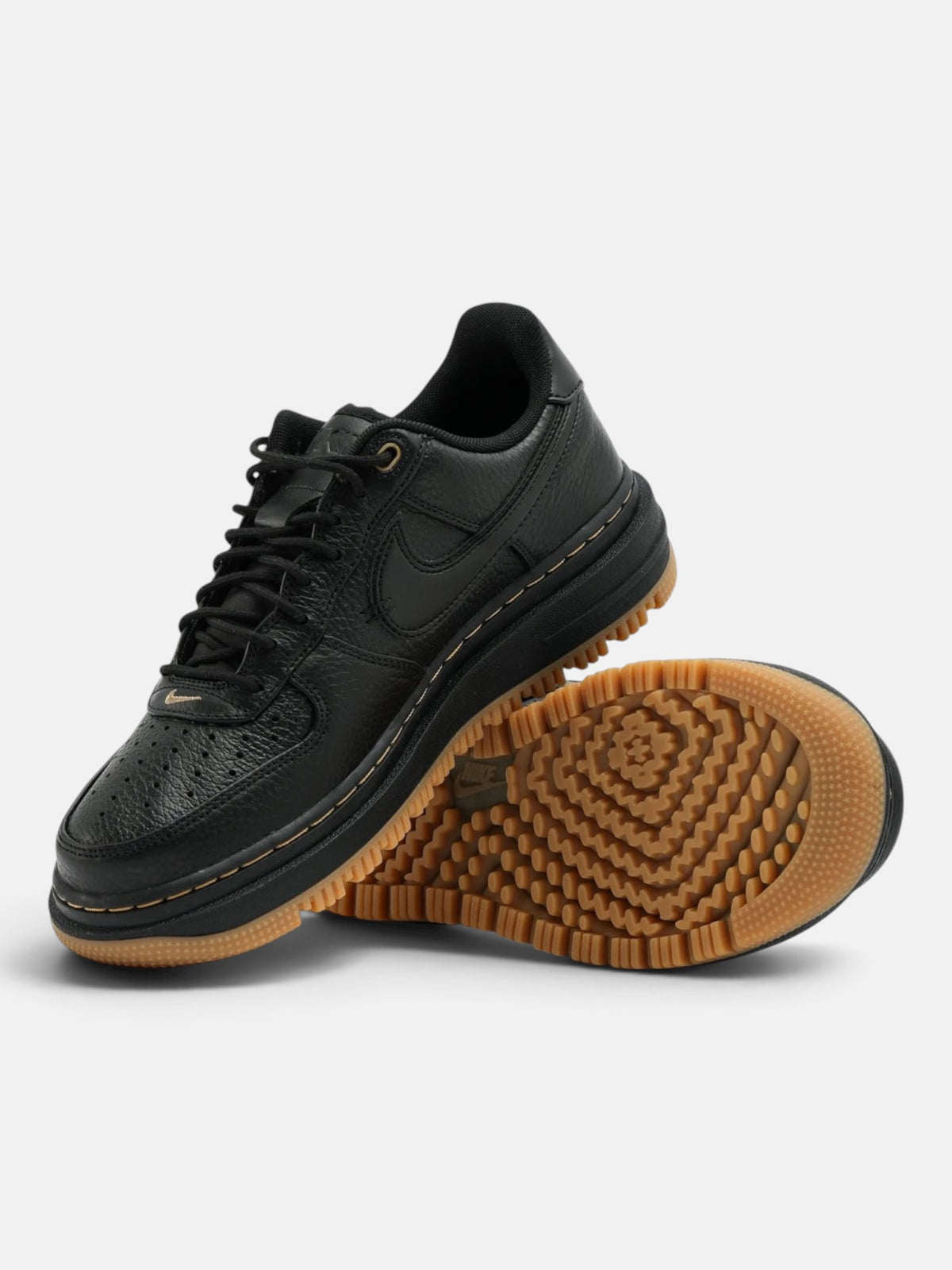 Чоловічі кросівки Nike Air Force 1 Luxe Black / Gum DB4109-001