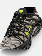 Чоловічі кросівки Nike Air Max Plus Utility Grey / Black / Volt FD0670-003