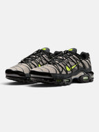 Чоловічі кросівки Nike Air Max Plus Utility Grey / Black / Volt FD0670-003