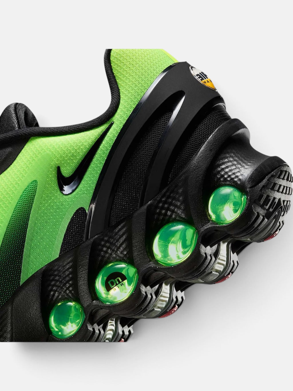 Чоловічі кросівки Nike Air Max Dn8 Black / Green HQ4681-010