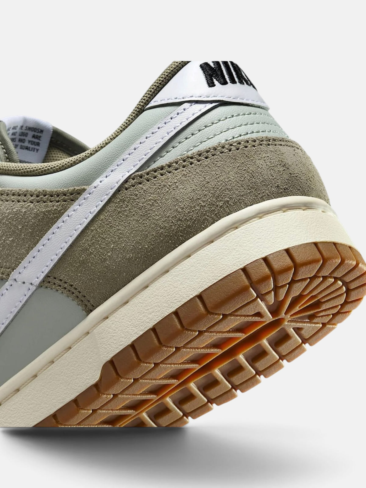 Чоловічі кросівки Nike Dunk Low Retro SE Grey / White IB6399-002