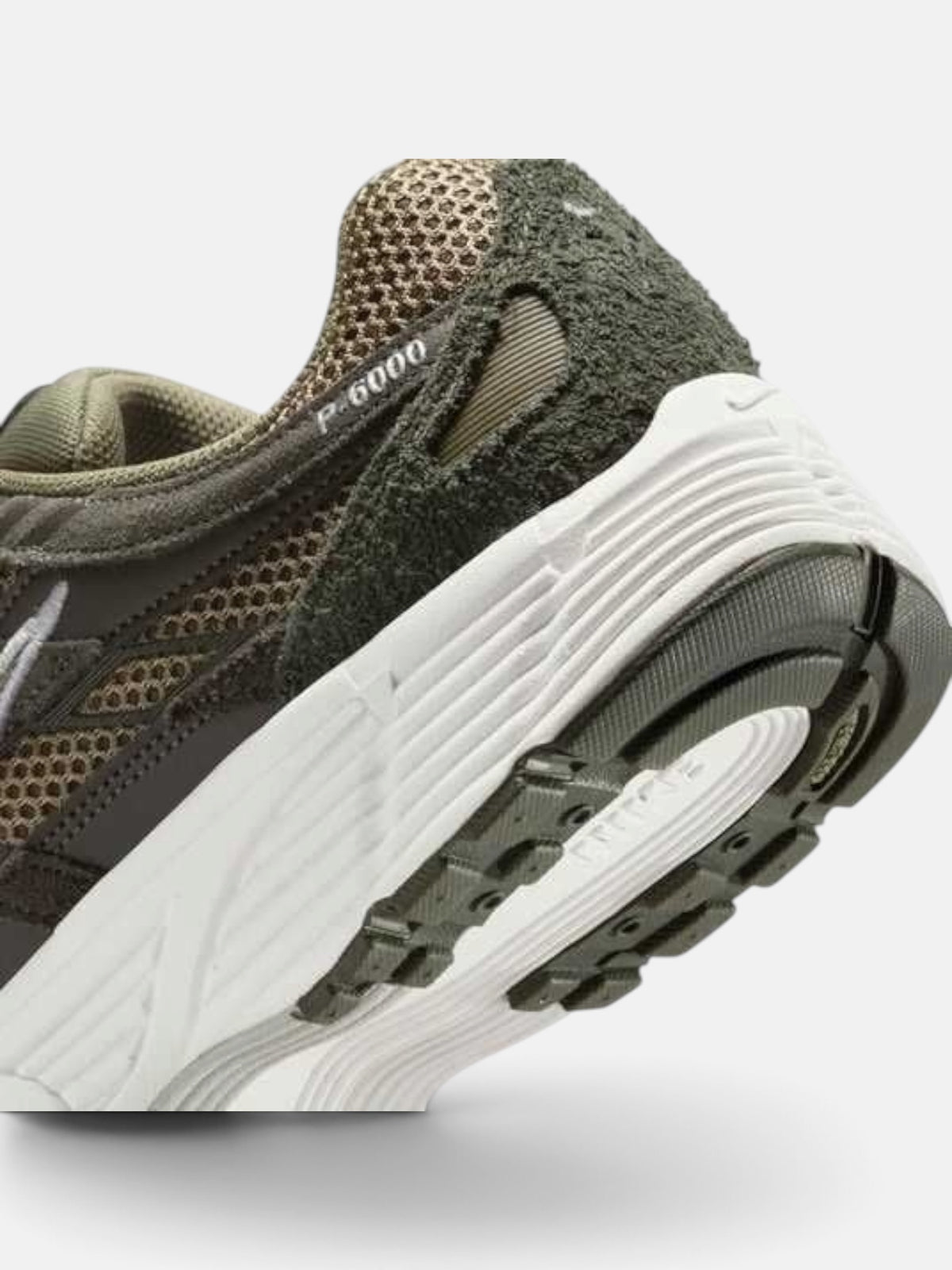 Чоловічі кросівки Nike P-6000 SE Olive HF0015-301