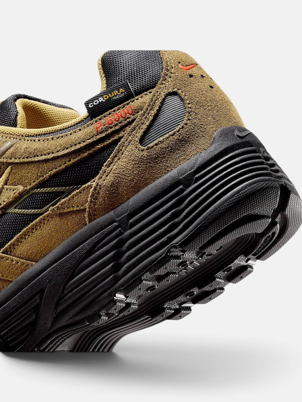 Чоловічі кросівки Nike P-6000 Premium Cordura Olive IH0946-300