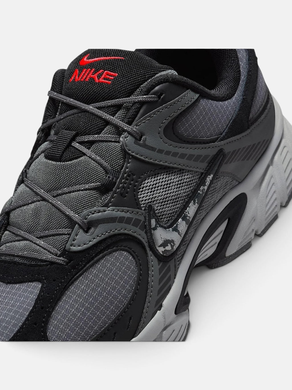Чоловічі кросівки Nike V5 RNR SE Grey / Black IM6769-068