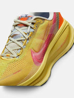 Чоловічі кросівки Nike Vomero 18 Yellow / Orange IH3576-999