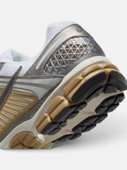 Чоловічі кросівки Nike Zoom Vomero 5 White / Grey FJ4151-006