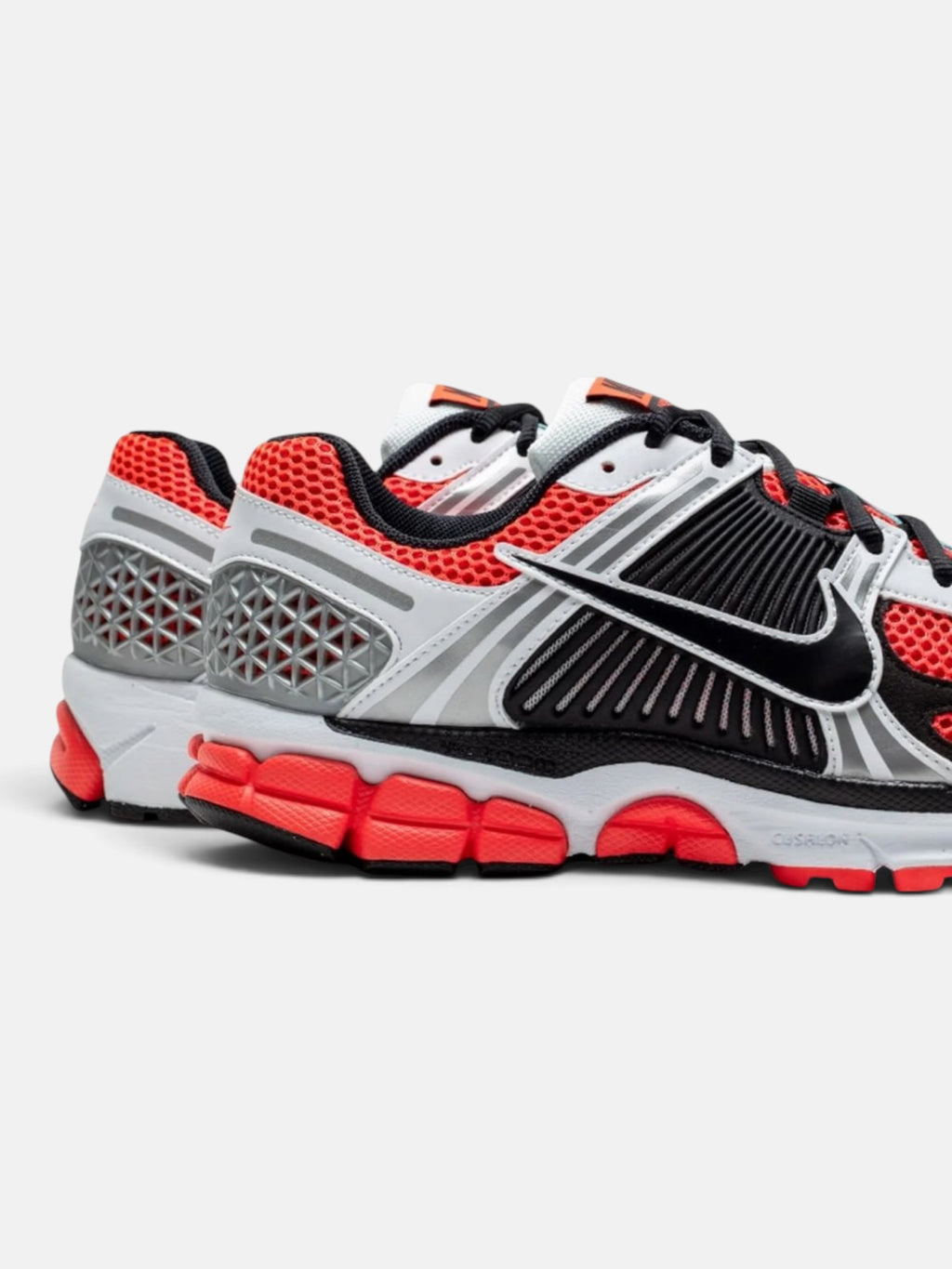 Чоловічі кросівки Nike Zoom Vomero 5 SE SP Grey / Red CZ8667-600