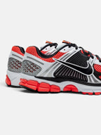 Чоловічі кросівки Nike Zoom Vomero 5 SE SP Grey / Red CZ8667-600