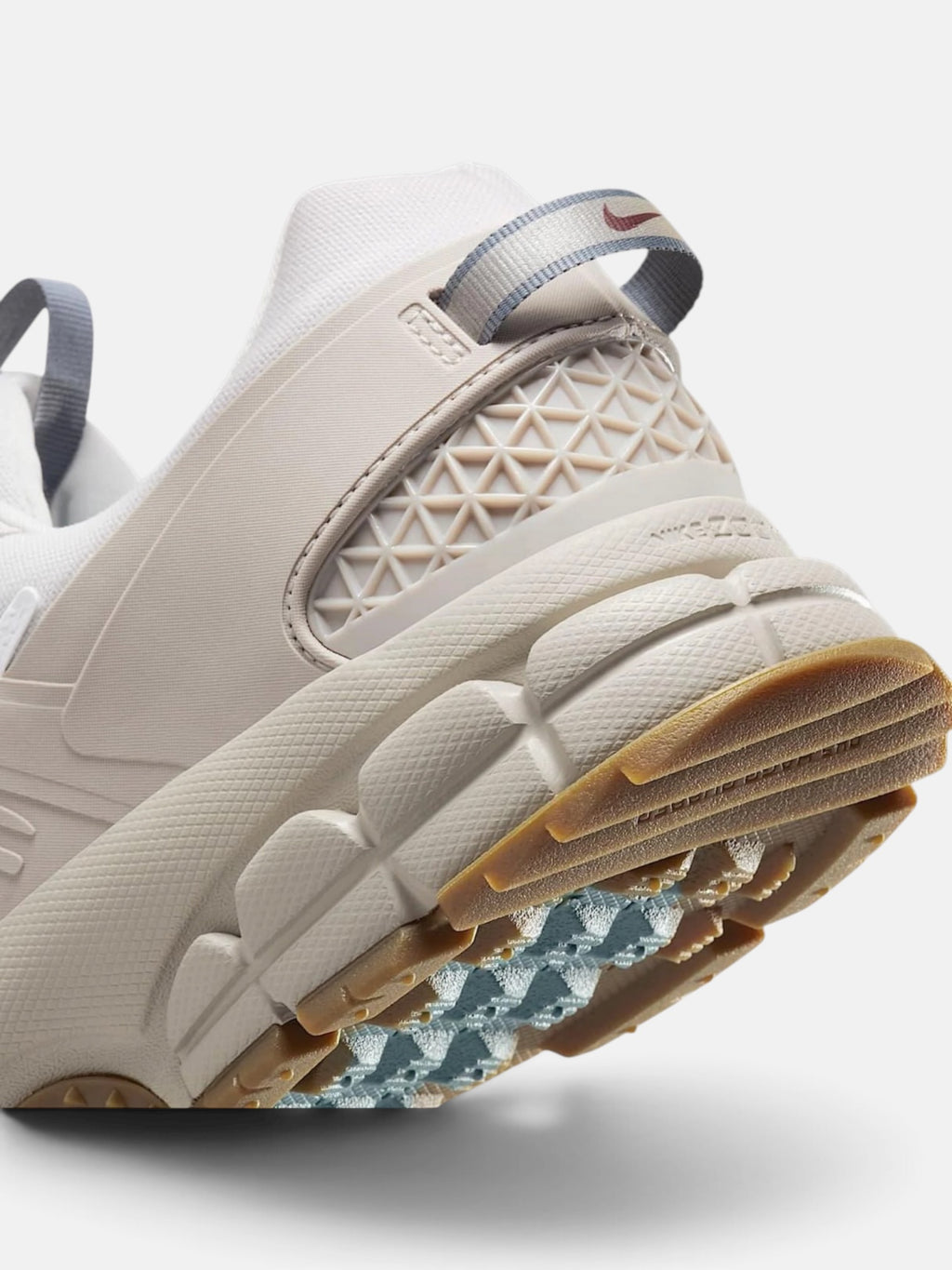 Чоловічі кросівки Nike Zoom Vomero Roam Grey HV4294-009