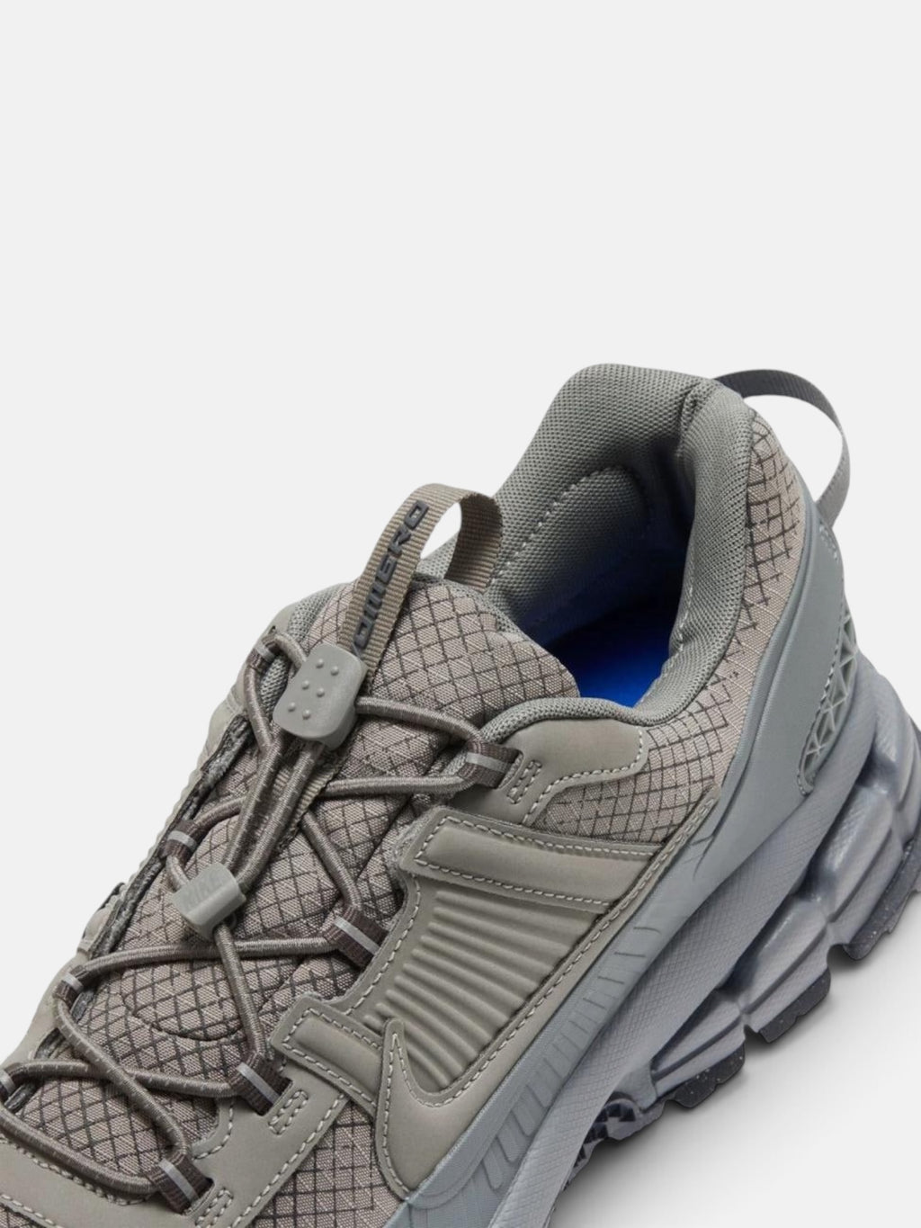 Чоловічі кросівки Nike Zoom Vomero Roam Grey HV6901-001