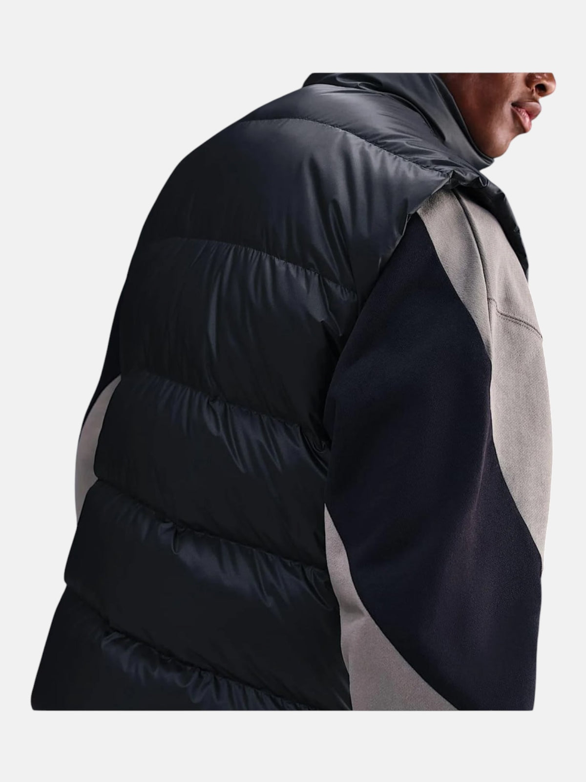 Чоловіча жилетка Nike Windrunner Black HV1480-010