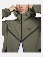 Чоловіча вітровка Nike Tech Olive HM7151-223