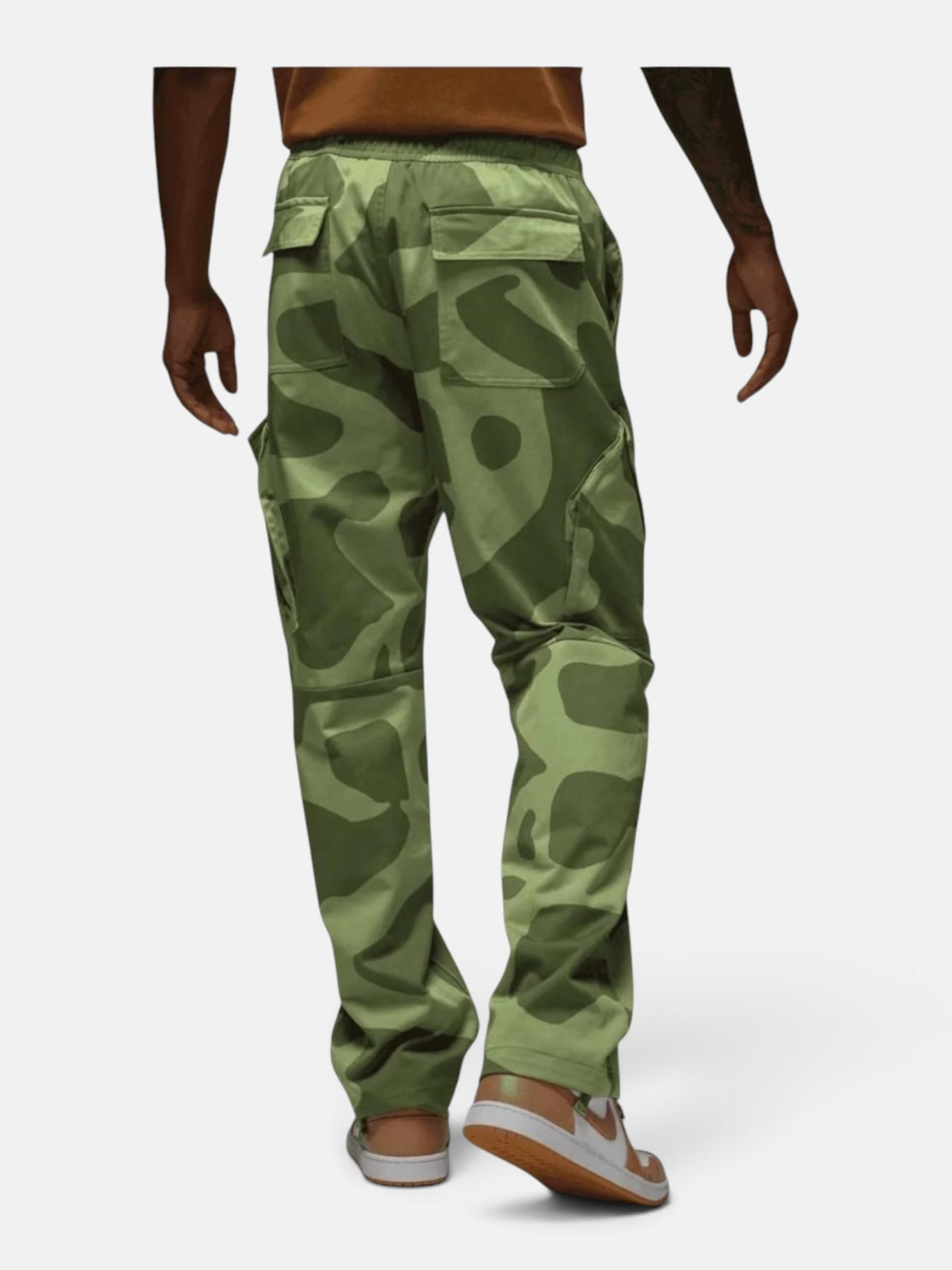 Чоловічі штани Air Jordan Essentials Camo Green FD7455-340