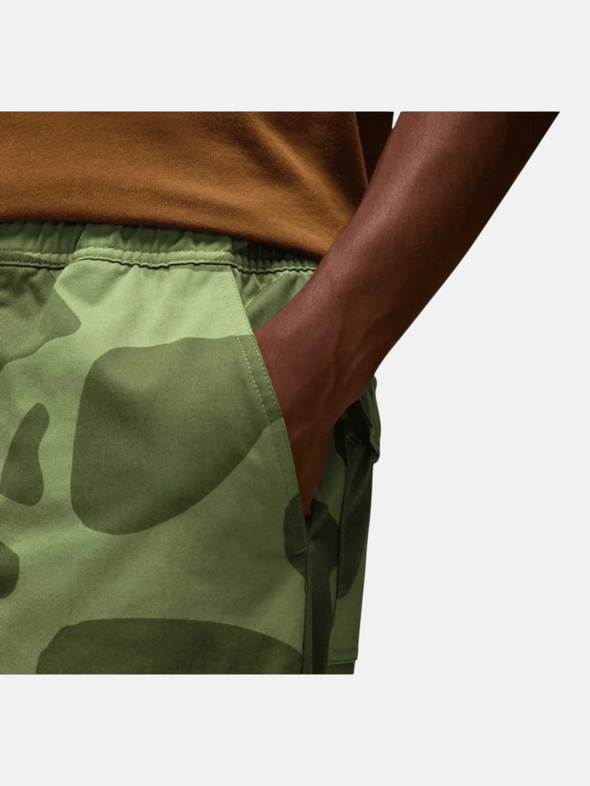 Чоловічі штани Air Jordan Essentials Camo Green FD7455-340