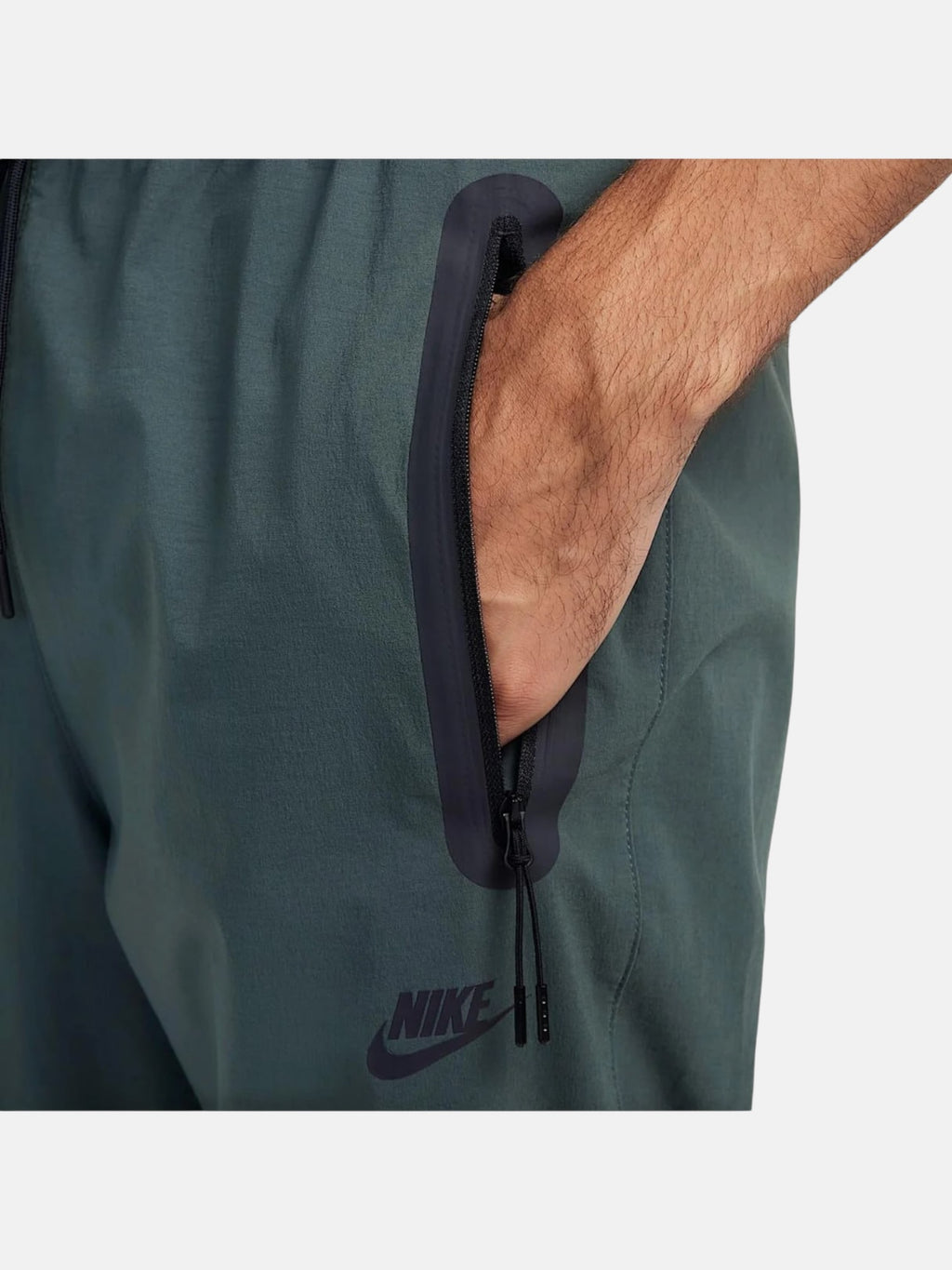 Чоловічі спортивні штани Nike Tech Woven Grey HM8241-338