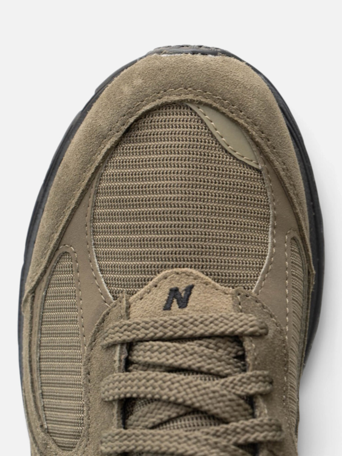 Чоловічі кросівки New Balance 2002R Olive M2002RZC