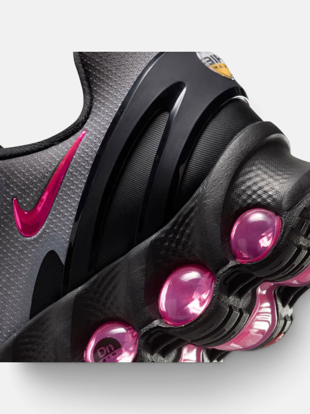 Чоловічі кросівки Nike Air Max Dn8 Black/Pink IH4119-010
